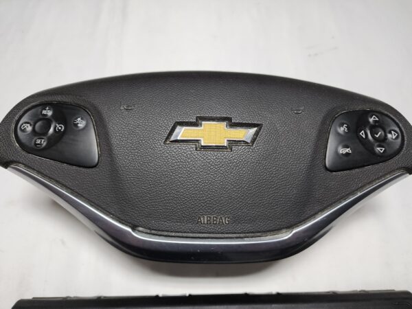 2018 - 2020 Chevy Impala Drivers Steering Wheel & Knee Airbags - Image 3