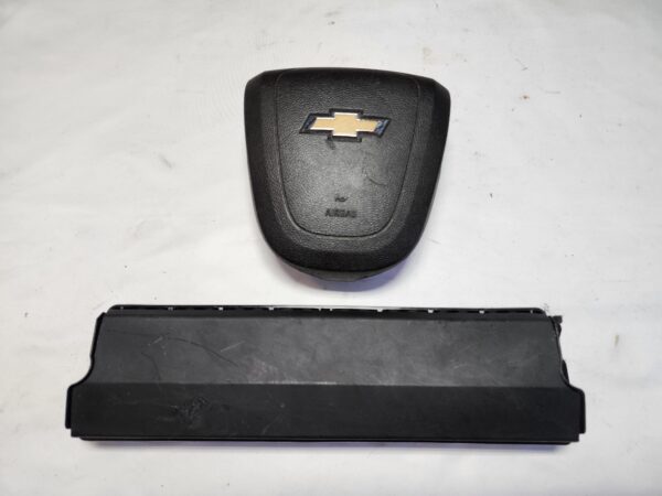 2013 - 2015 Chevy Malibu Drivers Steering Wheel & Knee Air Bags