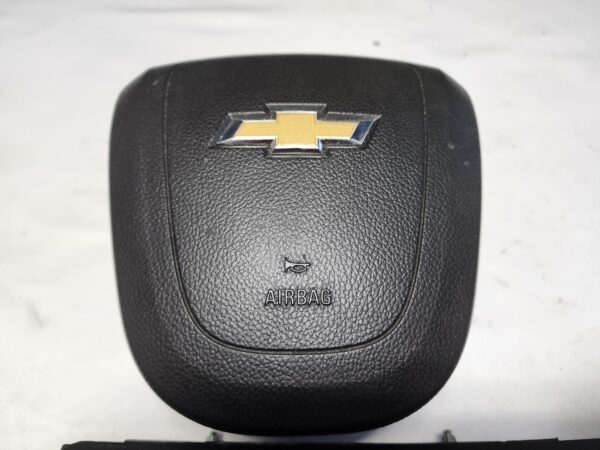 2011 - 2013 Chevy Cruze Drivers Steering Wheel & Knee Airbags - Image 2