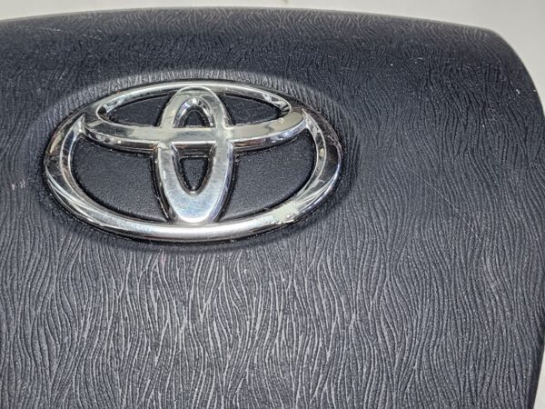 2010 - 2015 Toyota Prius Drivers Steering Wheel & Knee Airbags - Image 3