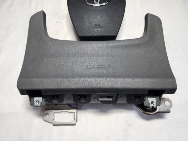 2010 - 2015 Toyota Prius Drivers Steering Wheel & Knee Airbags - Image 6